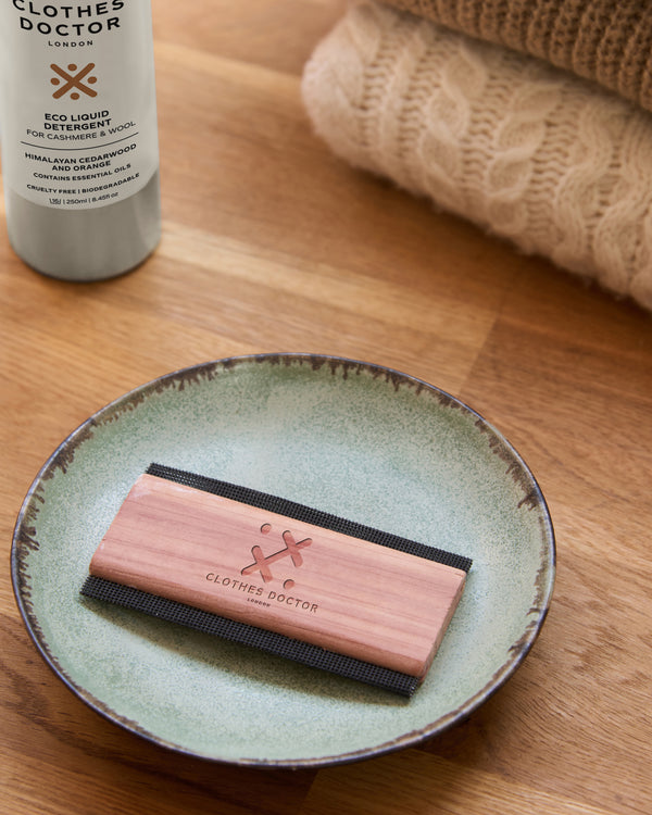 Cashmere Comb in Red Cedarwood Cashmere Comb in Red Cedarwood